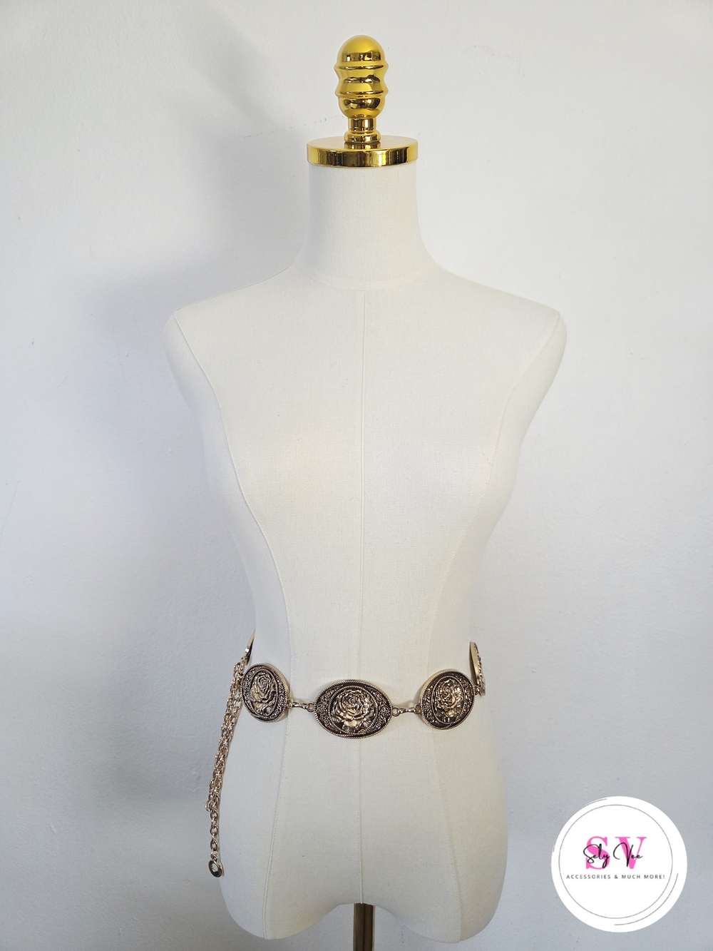 Vintage-Inspired Gold Chain Medallion Belt With Rose Details